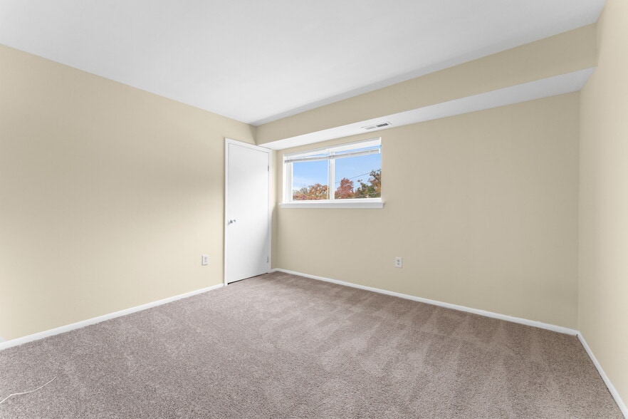 Smaller Bedroom - 5500 Karen Elaine Dr