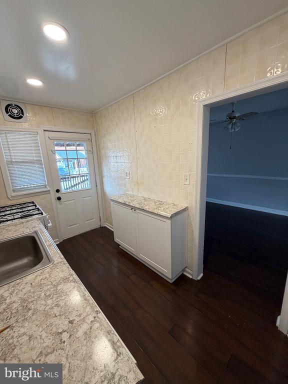 Building Photo - 1922 Frames Rd