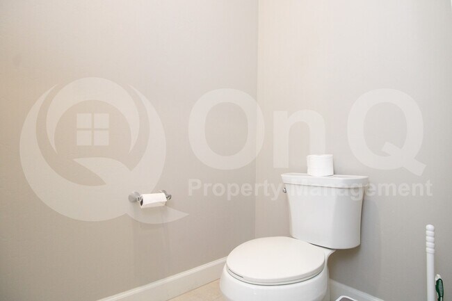 Building Photo - 3847 E Mead Dr