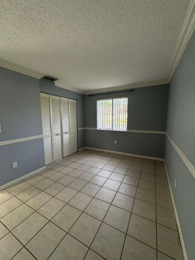 Building Photo - 10324 Boca Bend W