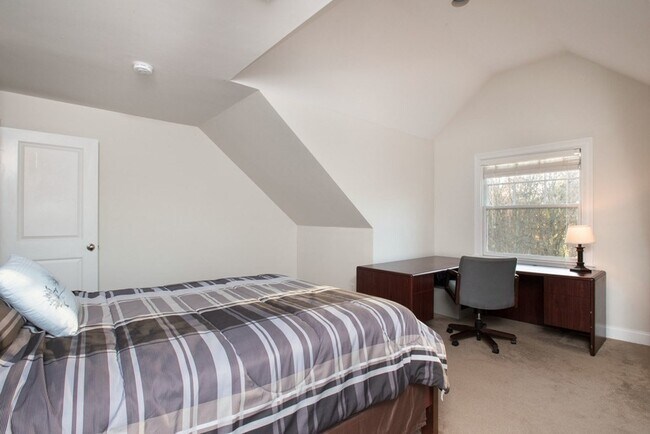 Building Photo - 15 Cider Ml Ln