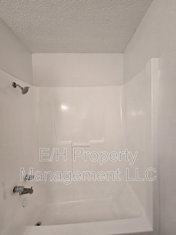 Building Photo - 8728 E Arthur Cir