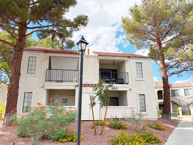Building Photo - 4813 Nara Vista Way