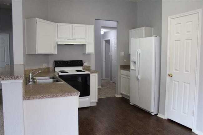 Building Photo - 1111 Cumberland Dr