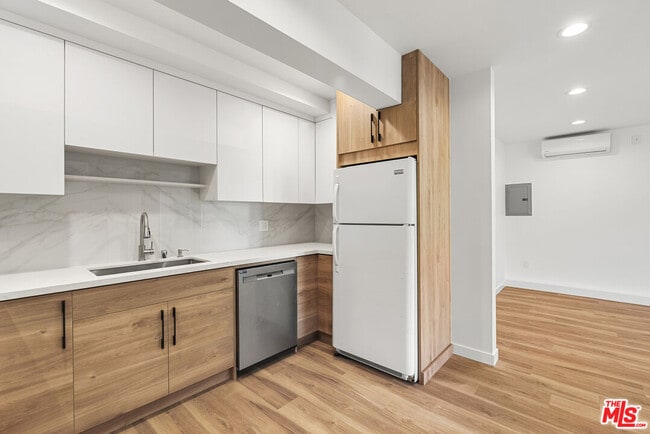 Building Photo - 11945 Sonoma Way