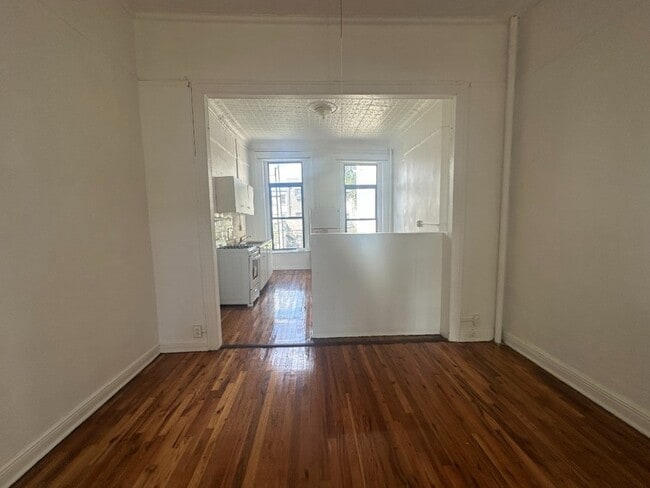 Building Photo - 33 Woodhull St