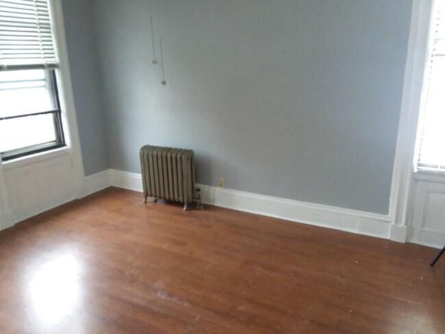 Building Photo - 30 Suydam St