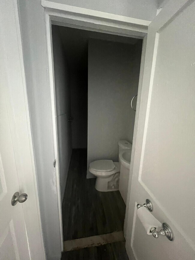 Building Photo - 1759 Dixwell Ave