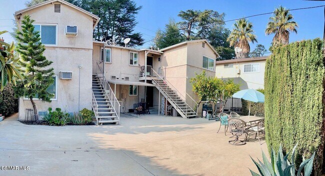 Building Photo - 5728 Hazeltine Ave