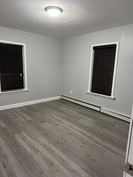 Building Photo - 160 Plymouth St