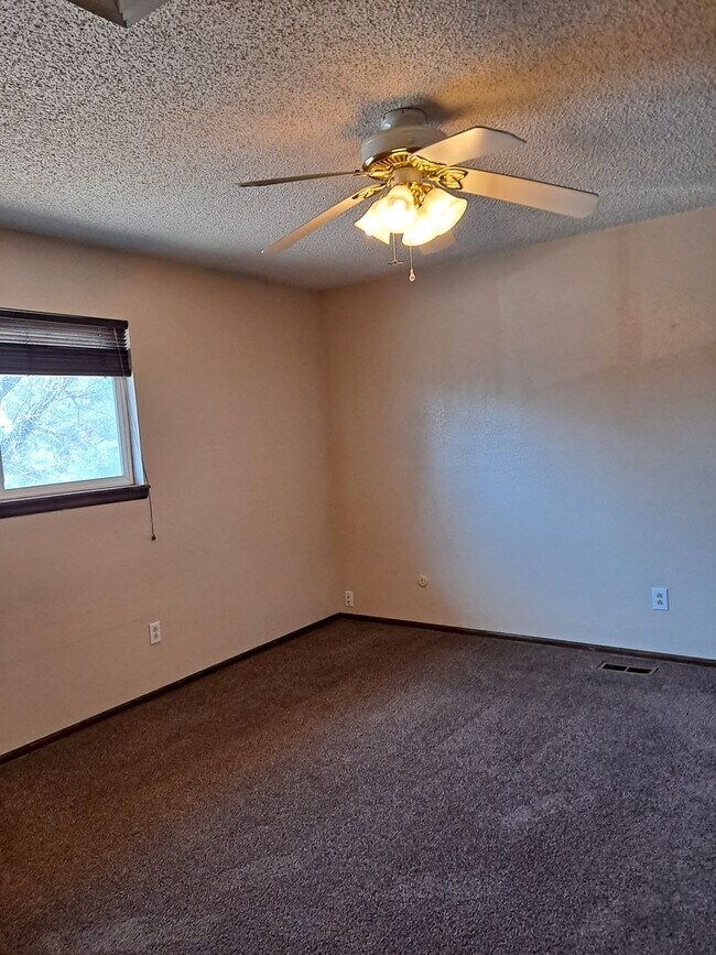 Building Photo - 2 Carefree Ln