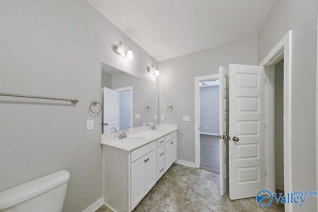 Building Photo - 11440 Crimson Ridge Rd