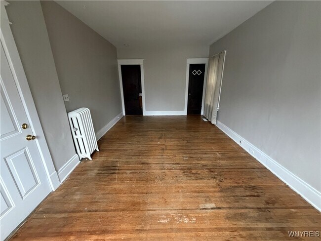 Building Photo - 41 Crestwood Ave