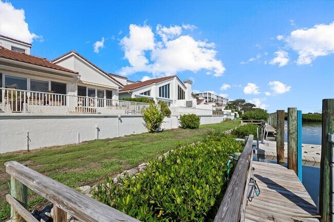 Building Photo - 2254 Harbour Ct Dr