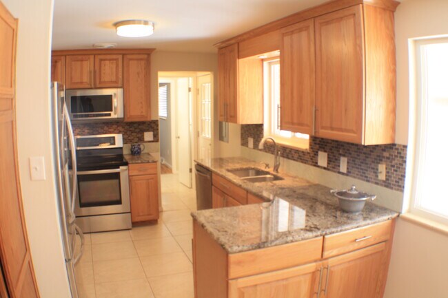 Building Photo - 6482 Zephyr St