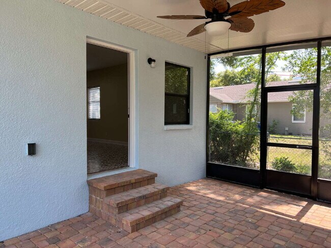 Building Photo - 3 /2 Single Family Home fenced yard