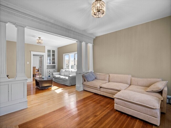 Building Photo - 306 Mott St