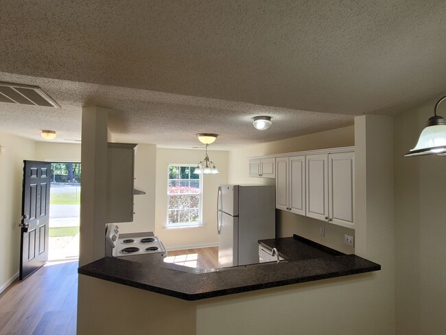 Building Photo - Northeast Arcadia Lakes