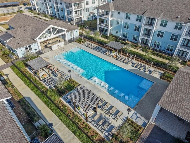 Building Photo - 700 Topwater Trl