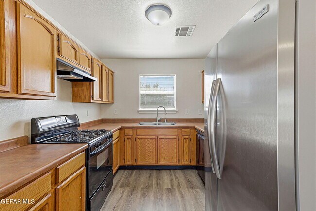 Building Photo - 7261 Sachet Cliff Dr