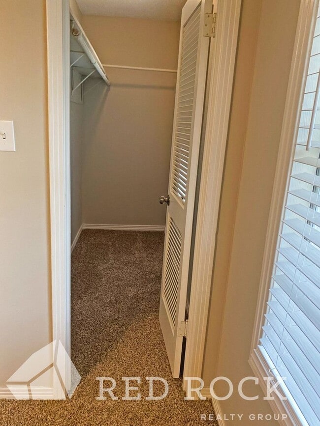 Building Photo - Canterbury Townhomes Columbus, MS