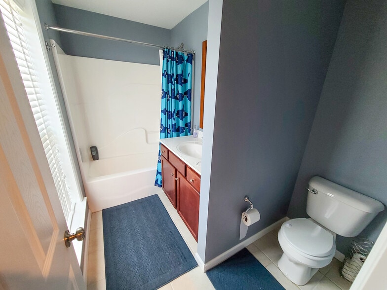 Master Bathroom - 2B Ellington Road