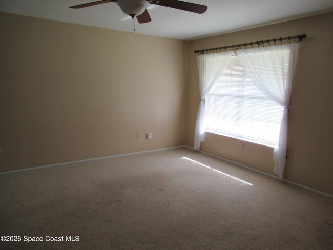 Building Photo - 971 Hooper Ave NE