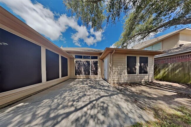 Building Photo - 2146 Berkshire Elm St