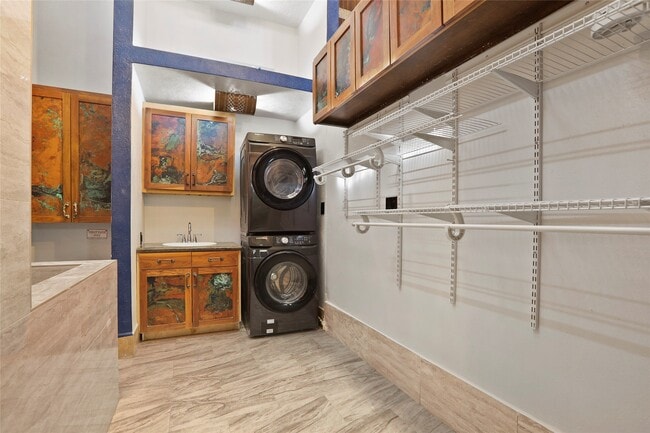 Building Photo - 614 Pine Gully Rd