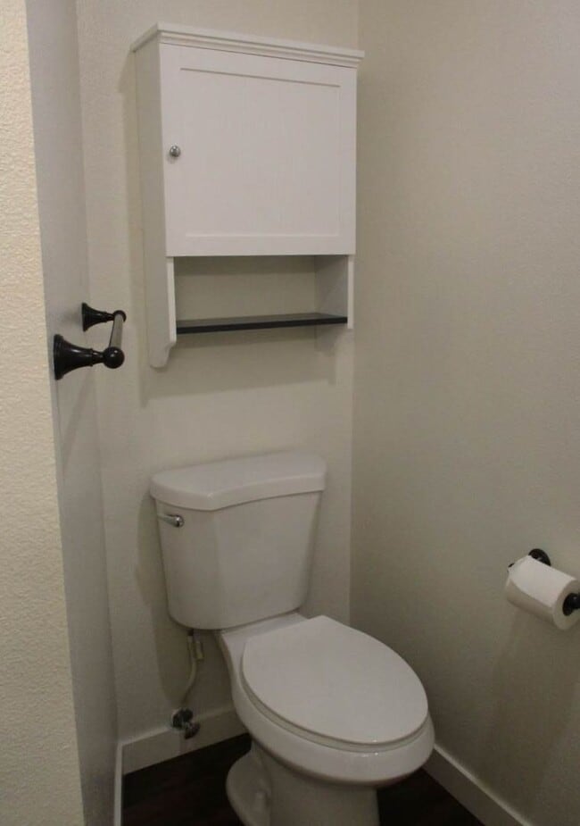 Building Photo - 2 Bedroom, 2 bathroom Northview Terrace Co...