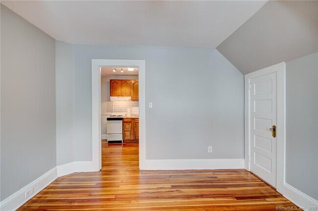 Building Photo - 34 Maplewood Ave