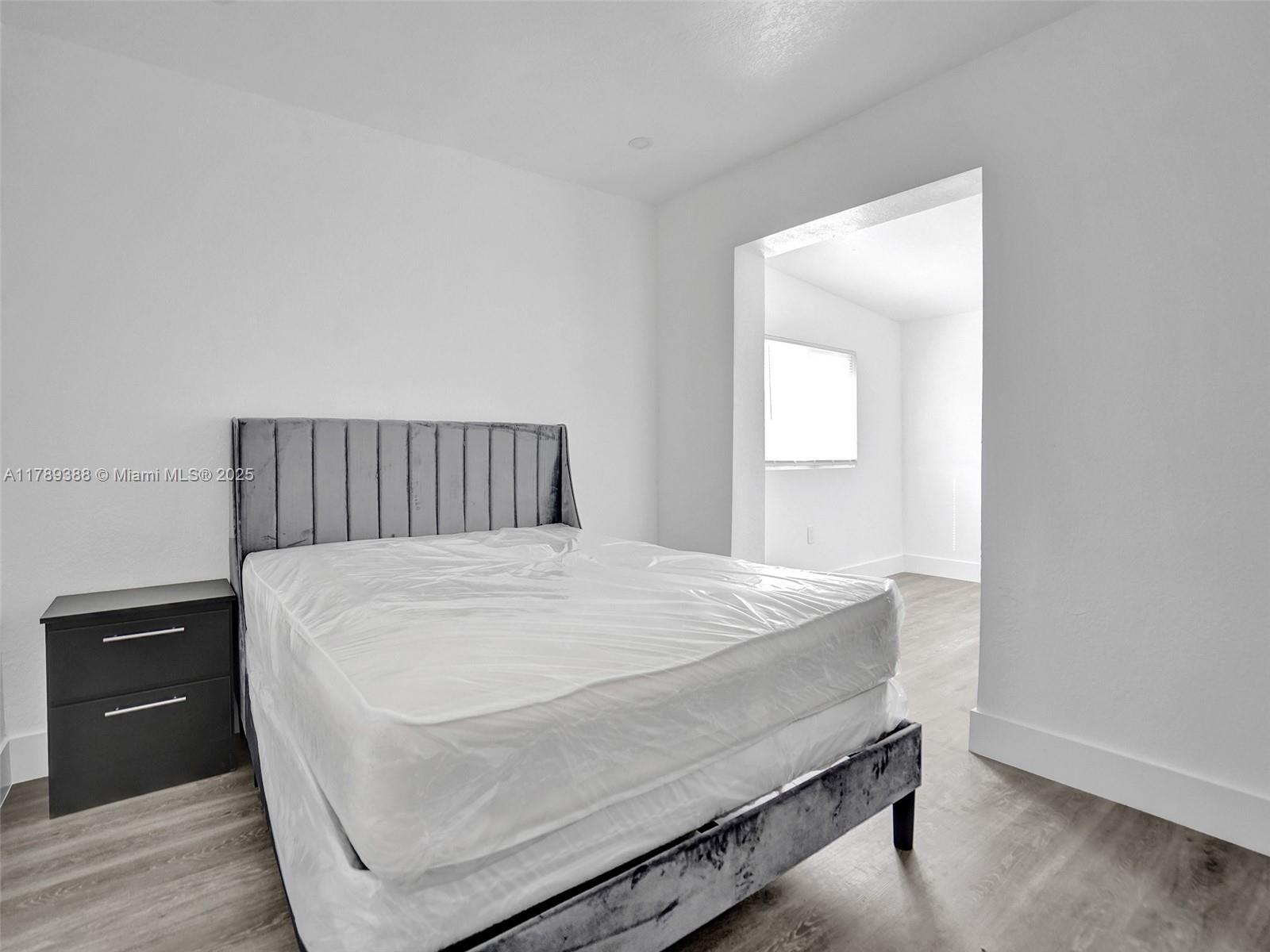 Building Photo - 6147 SW 40th St