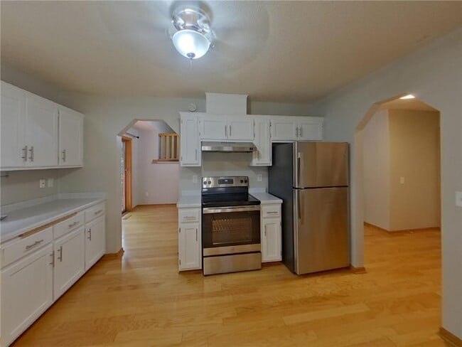 Building Photo - 54 Rosewood Dr