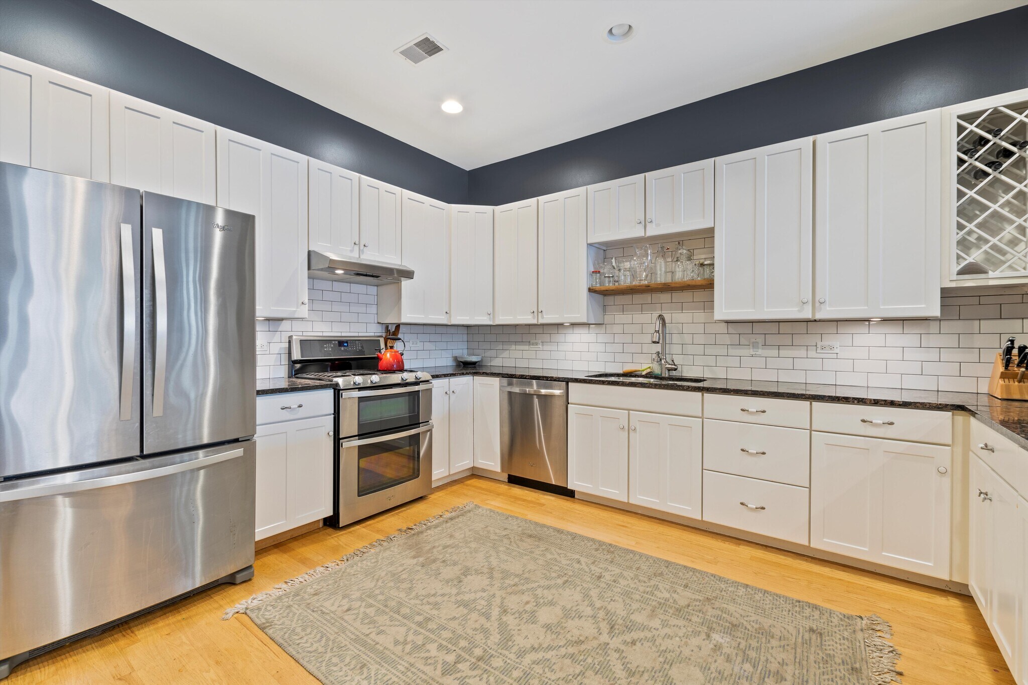 Building Photo - 4532 N Damen Ave