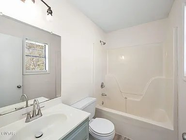 Building Photo - 52 University Cove