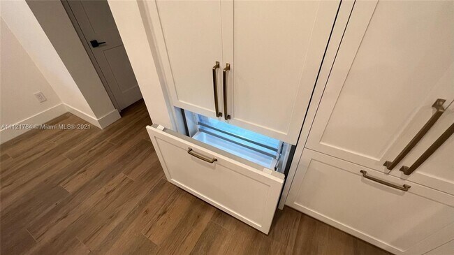 Building Photo - 1460 Campamento Ave