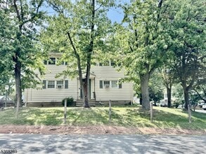 Building Photo - 36 N Lawrence Ave