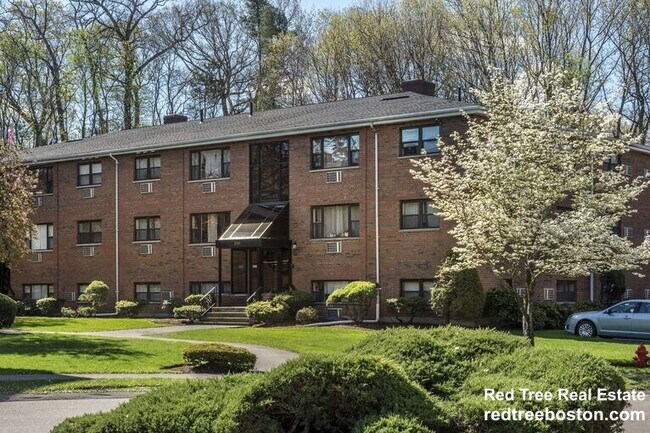 Building Photo - 286 Grove St