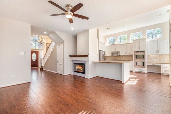 Building Photo - Spacious 2-Story, 5-Bedroom Home with a Pool in The Woodlands