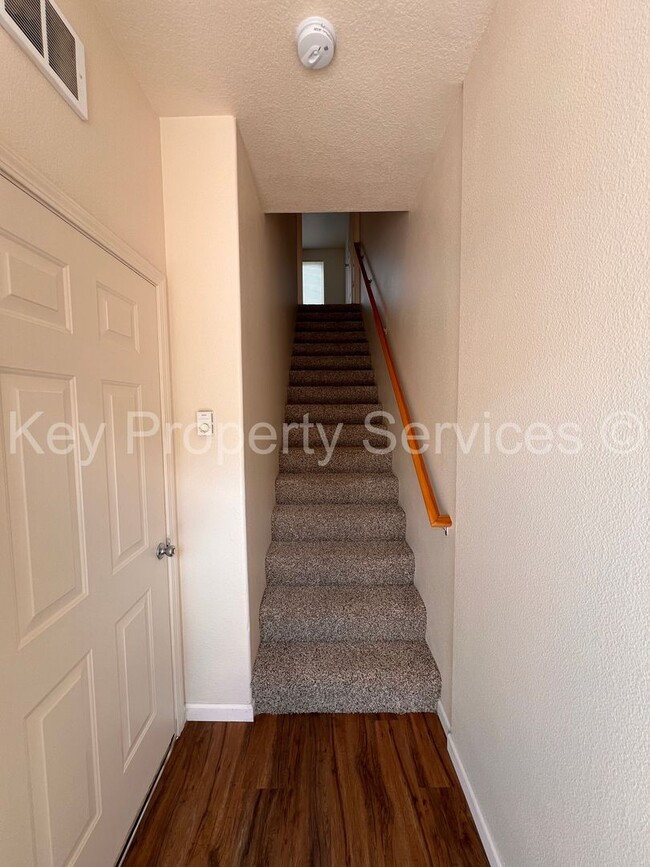 Building Photo - MOVE IN SPECIAL! HALF OFF FIRST FULL MONTH...