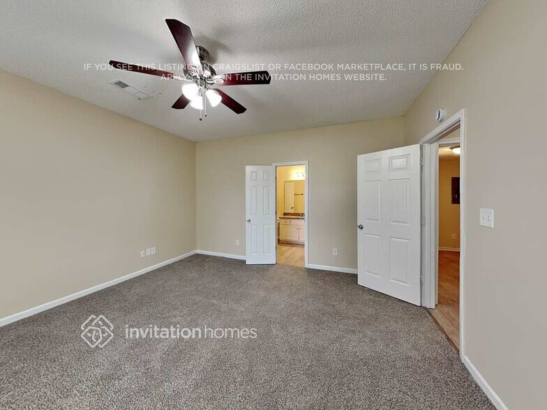 Building Photo - 869 Tramore Dr