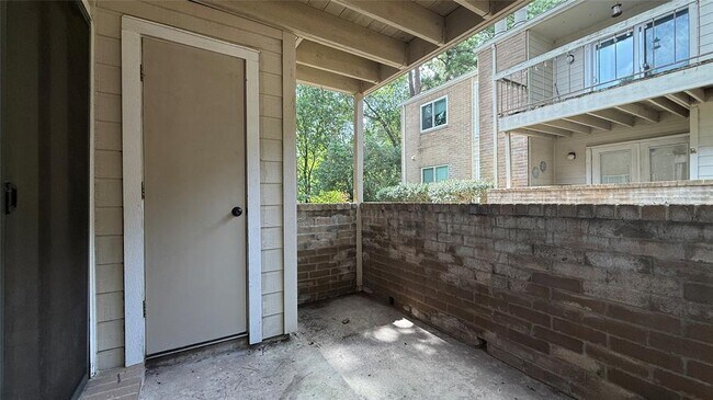 Building Photo - 3500 Tangle Brush Dr
