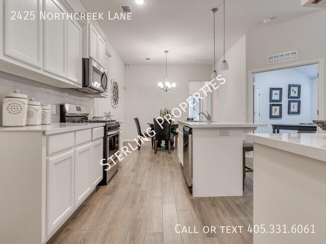 Building Photo - 2425 Northcreek Ln