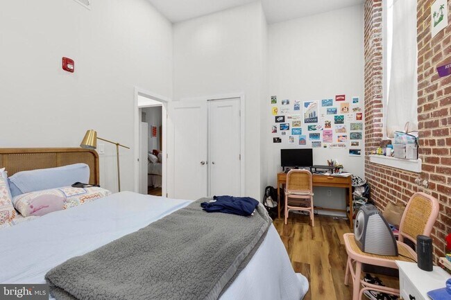 Building Photo - 2045 Trenton Ave