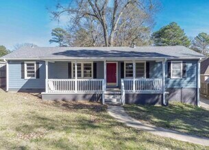 Building Photo - 2802 Tryon Rd