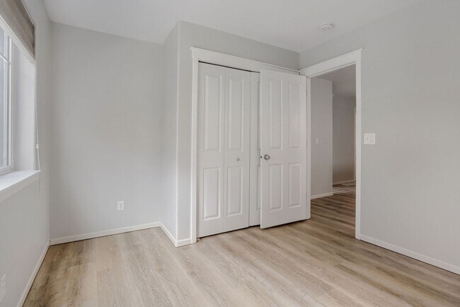 Building Photo - 4BR/2.5BA Home with Main-Level Bedroom/Office — Central A/C & Fenced Yard | Orenco Gardens, Hills...