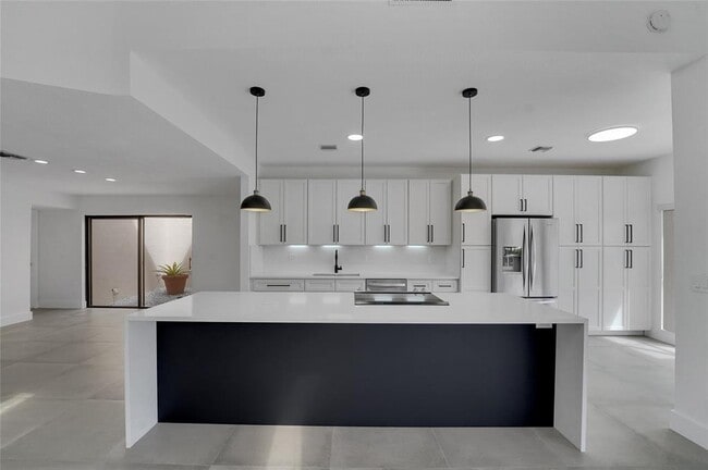 Building Photo - 7850 Villa Nova Dr