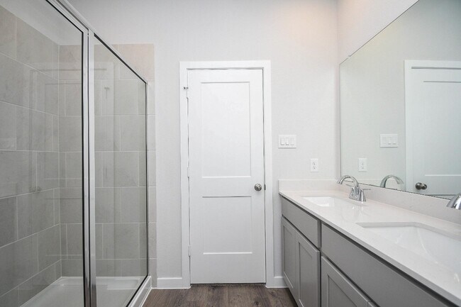 Building Photo - 4007 Crowning Ct