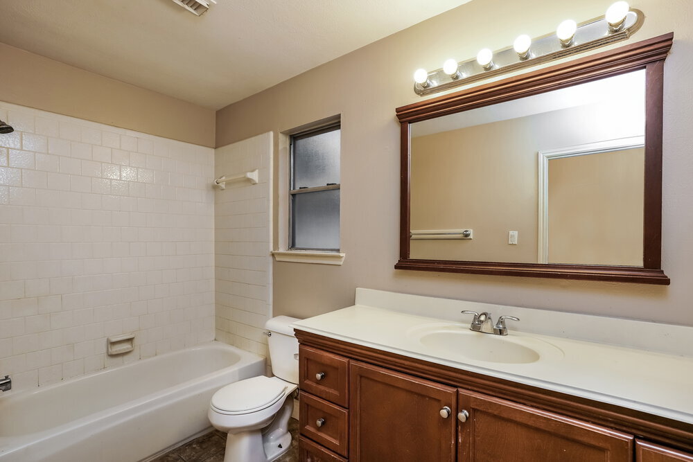 Building Photo - 8710 High Mountain Dr