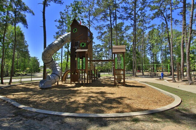 Building Photo - 320 Rise Ln